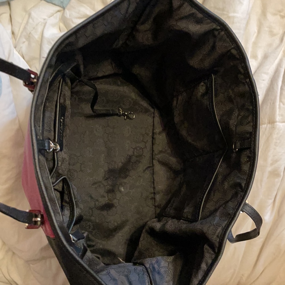Lightly used Michael Kors bag - Picture 2 of 5